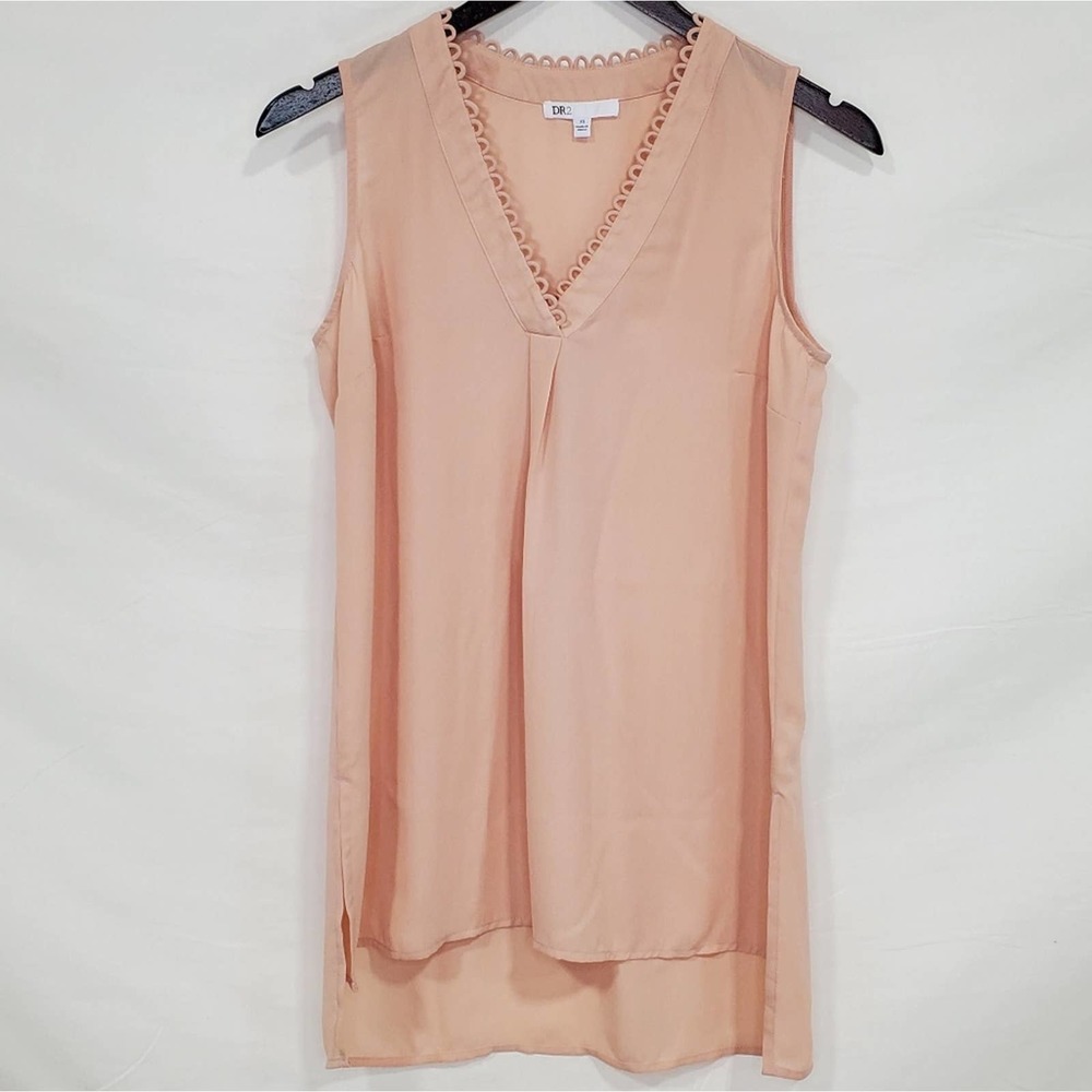 DR2 Sleeveless High-Low Blush Blouse